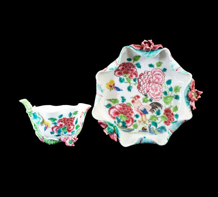 GG: Chinese porcelain famille rose waterdropper and stand